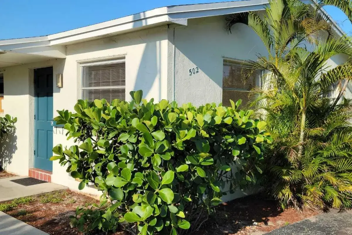 502 W Branch St #C, Lantana: photo 1 of 7