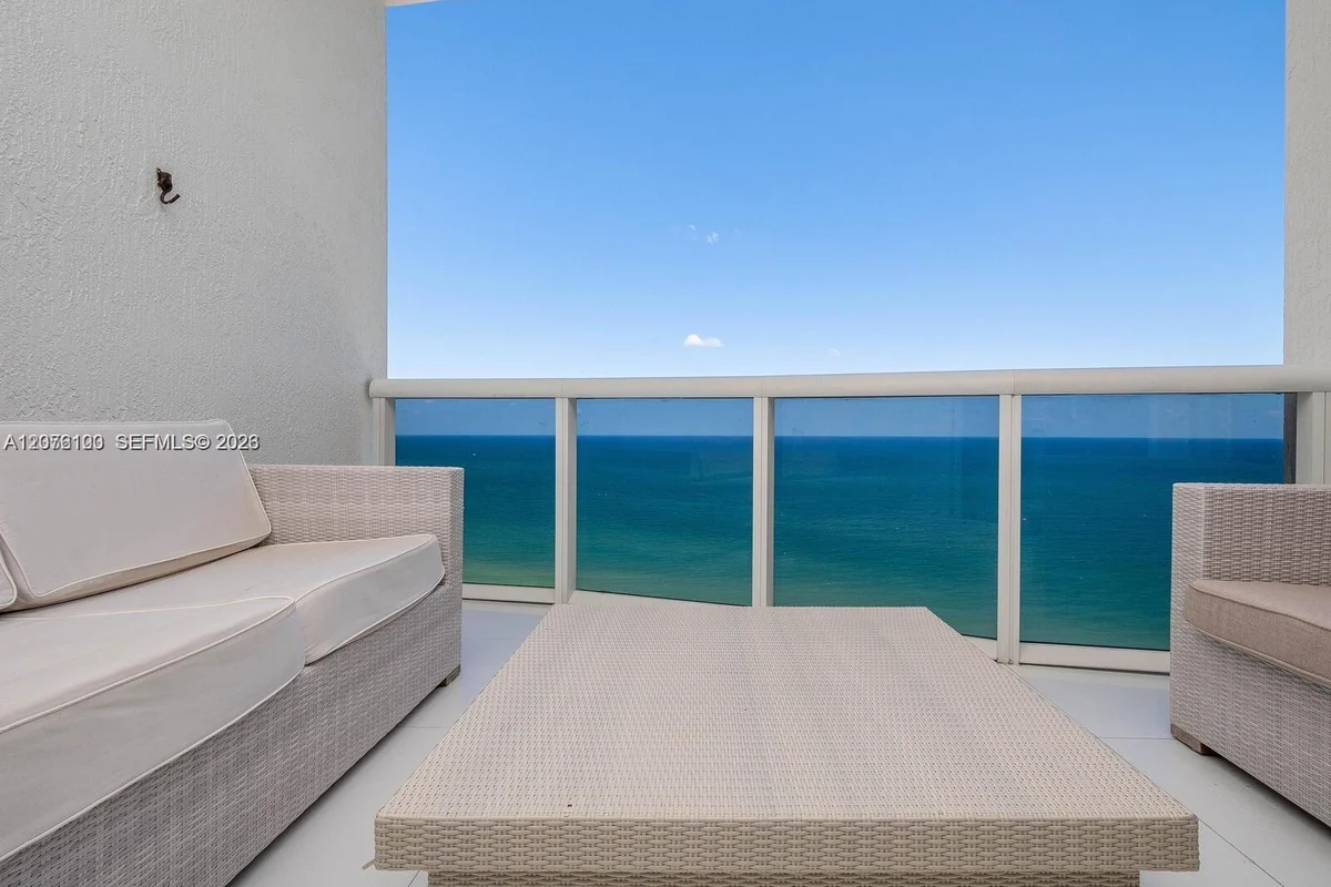 15901 Collins Ave #2504, Sunny Isles Beach: photo 1 of 37
