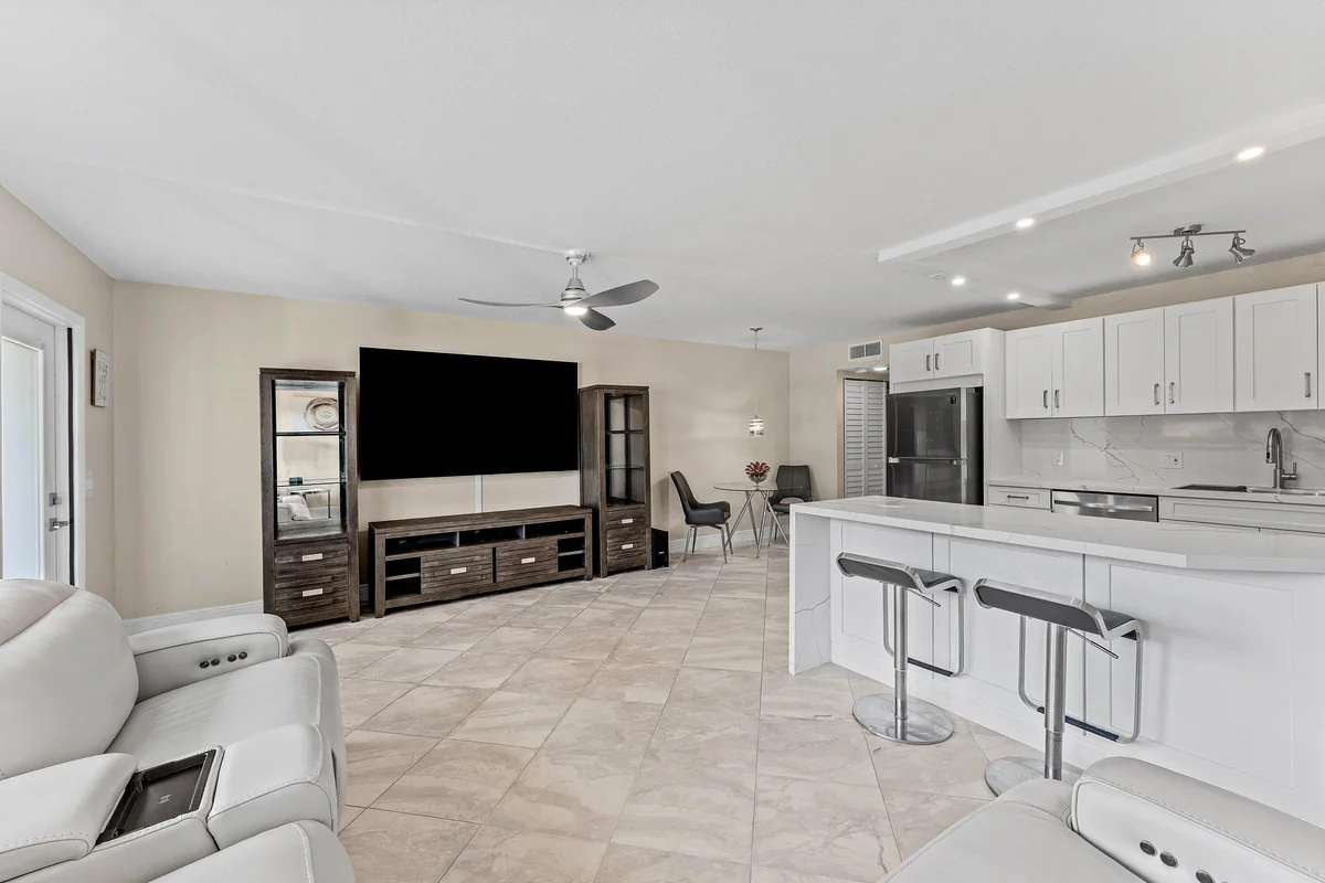 1015 Berkshire A, Deerfield Beach: photo 1 of 23