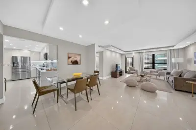 10185 Collins Ave #1223, Bal Harbour: photo 1 of 33