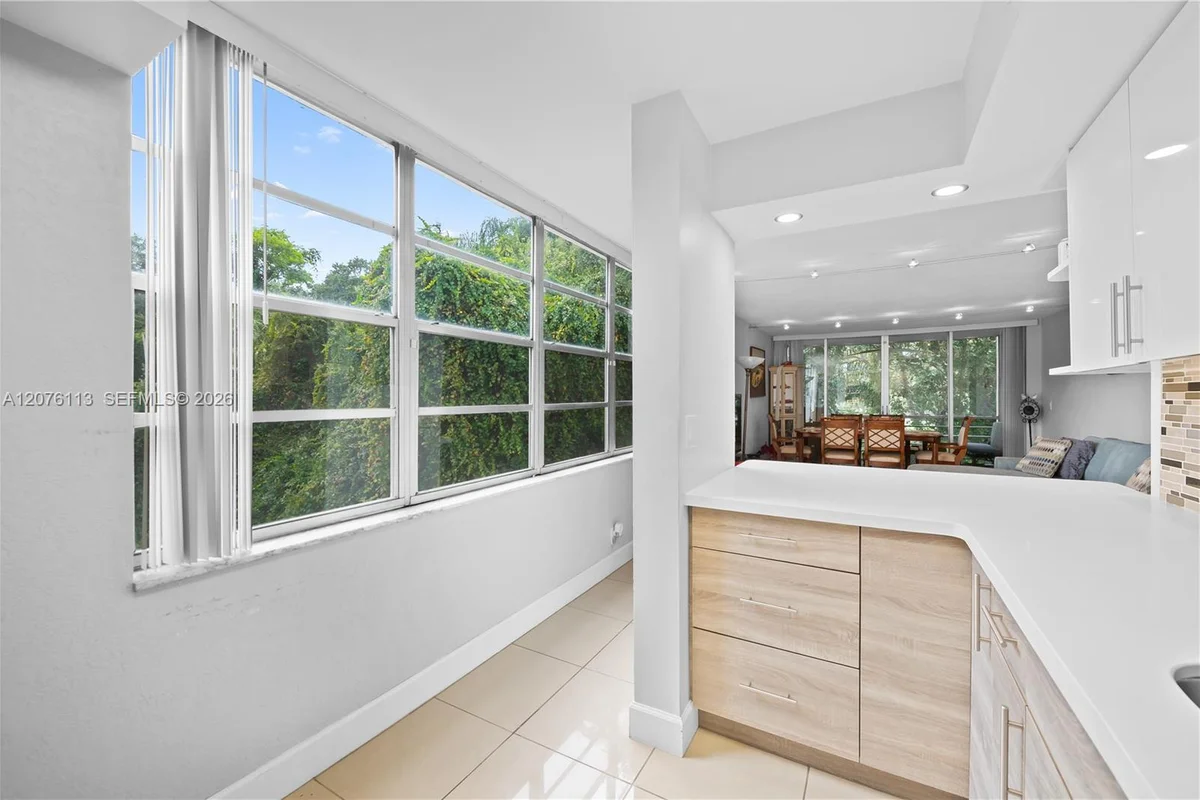 9400 Live Oak Pl #305, Davie: photo 1 of 16