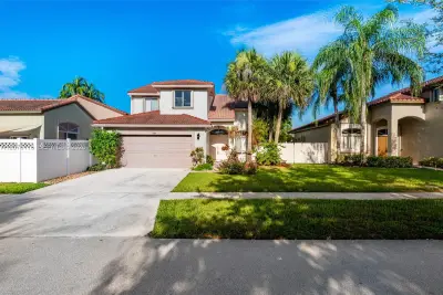 1984 NW 179th Ave, Pembroke Pines: photo 1 of 41