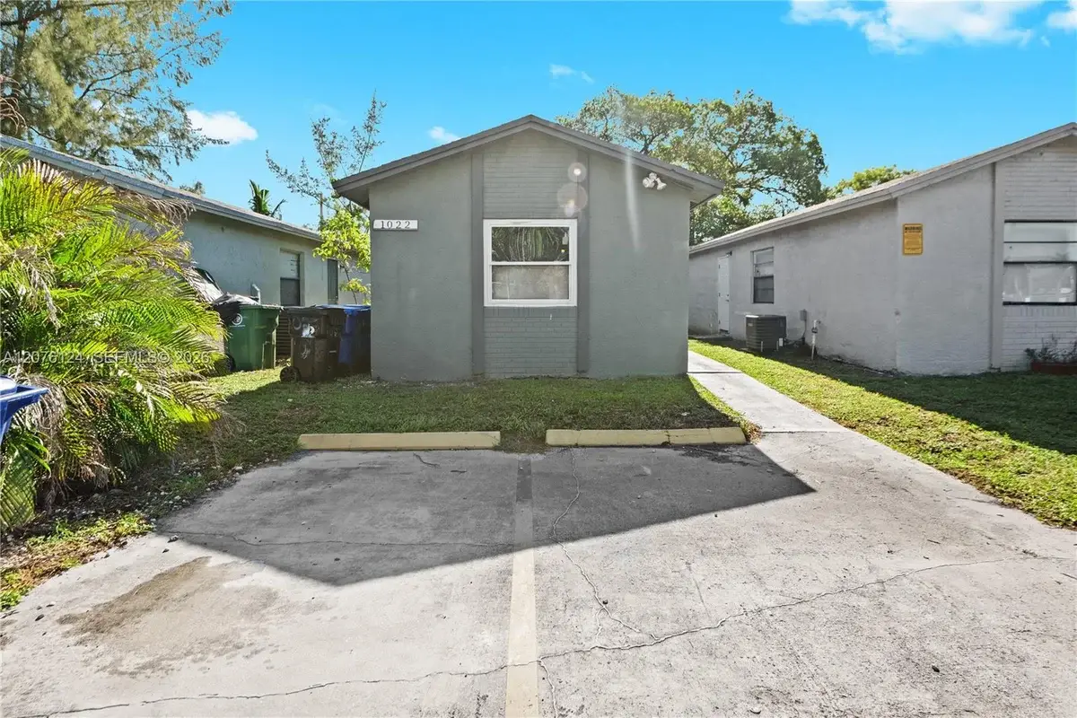 1022 NW 6th Ave, Fort Lauderdale: photo 1 of 35