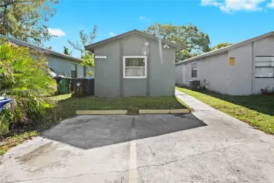1022 NW 6th Ave, Fort Lauderdale: photo 1 of 35
