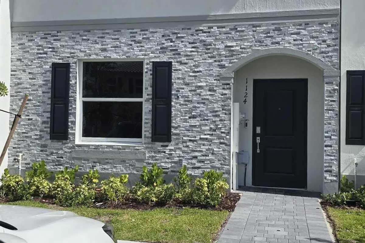 1124 SE 3rd St, Florida City: photo 1 of 21