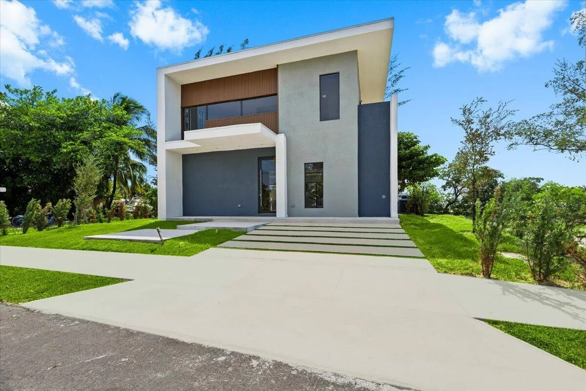 201 NW 14th Way, Dania Beach: photo 1 of 47