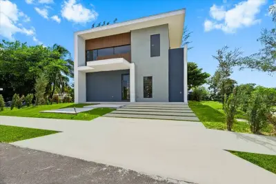 201 NW 14th Way, Dania Beach: photo 1 of 47