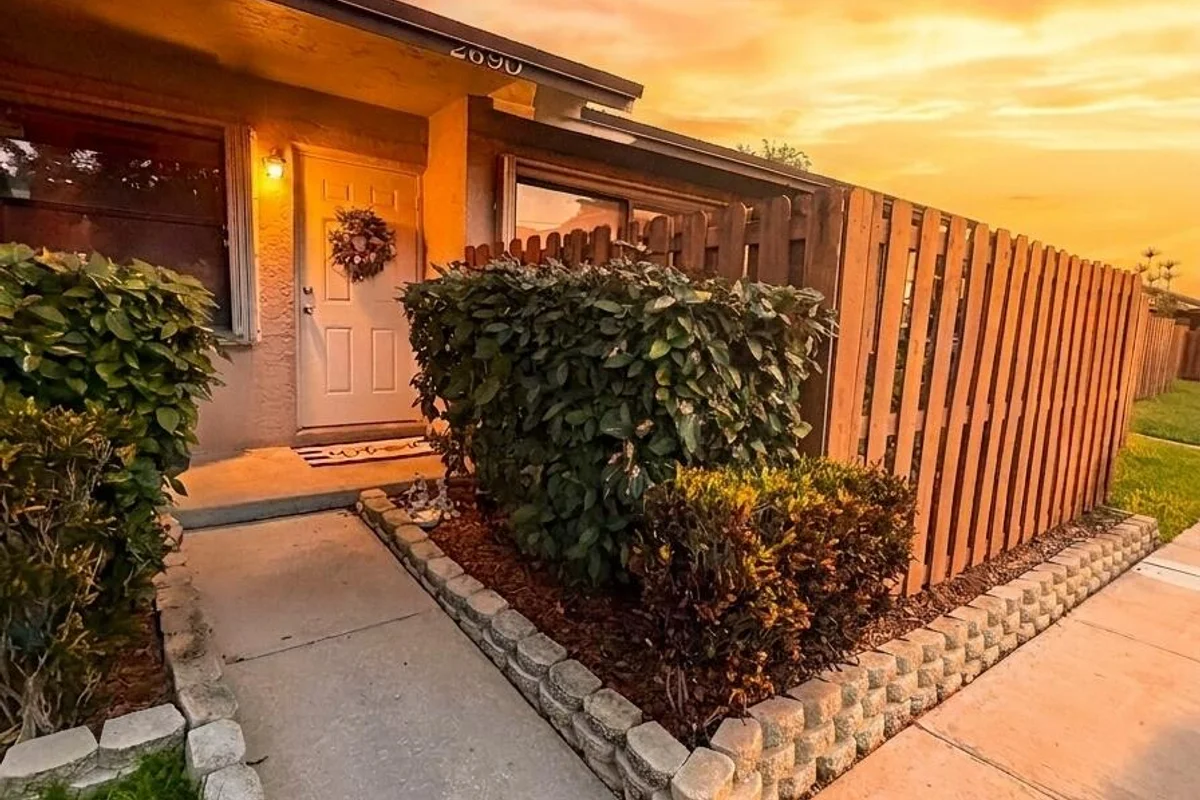 2690 N Nob Hill Rd, Sunrise: photo 1 of 19