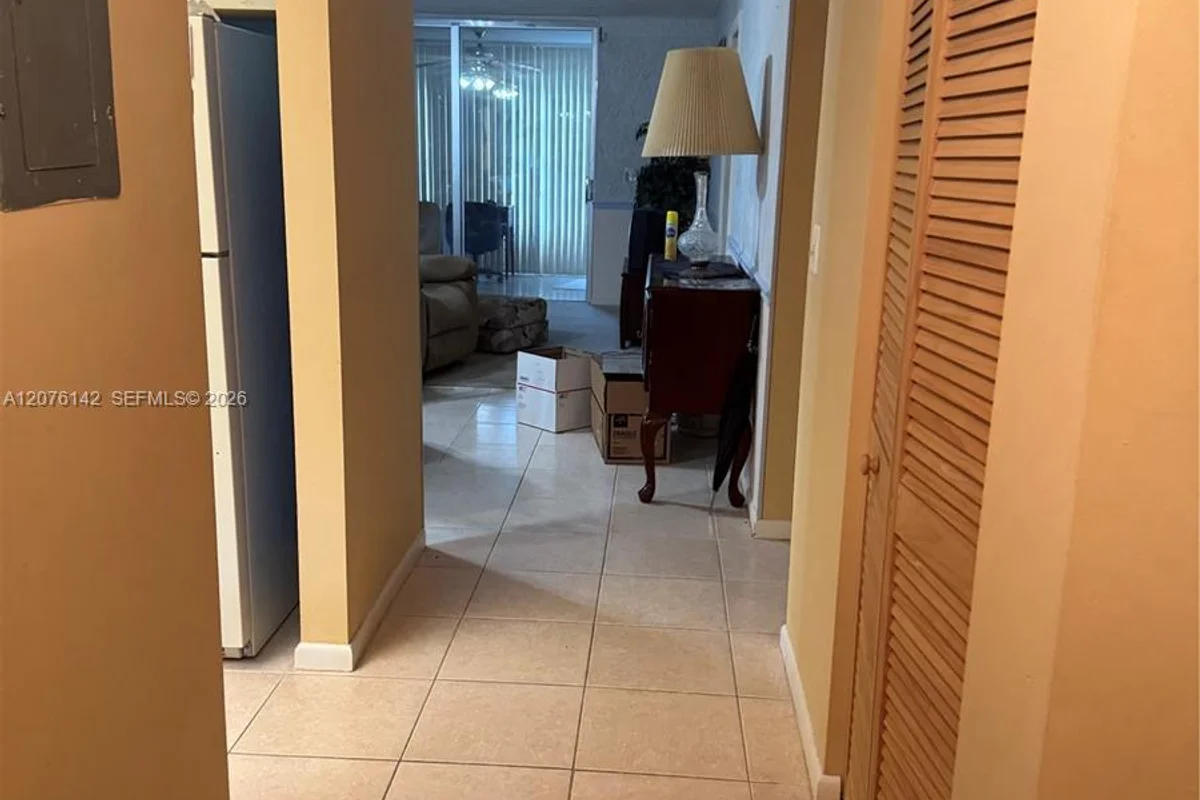 7640 NW 18th St #104, Margate: photo 1 of 4