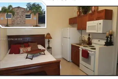 513 SW 6th Ave #6, Homestead: photo 1 of 13