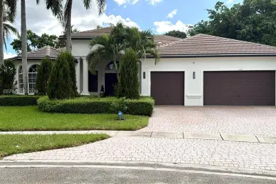 11190 Redhawk St, Plantation: photo 1 of 4