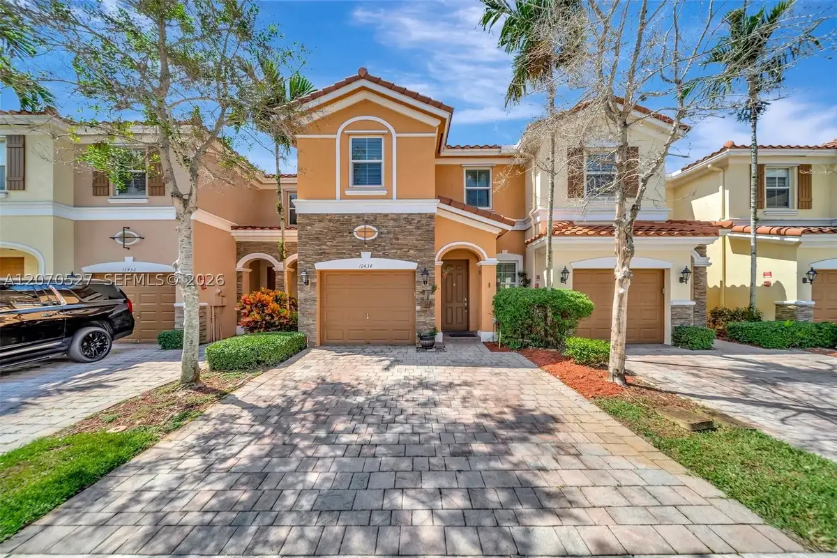 12434 NW Emerald Creek Mnr, Plantation: photo 1 of 42