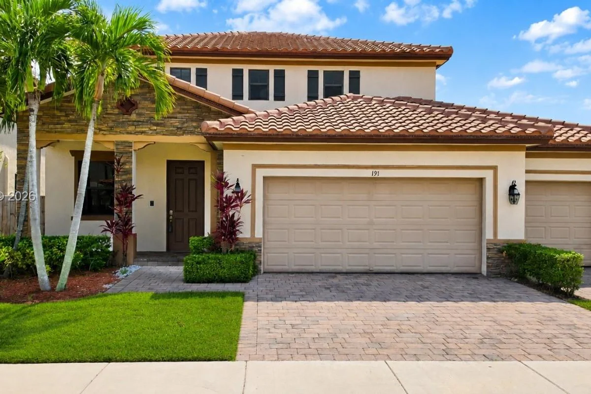 191 SE 35th Ave, Homestead: photo 1 of 38