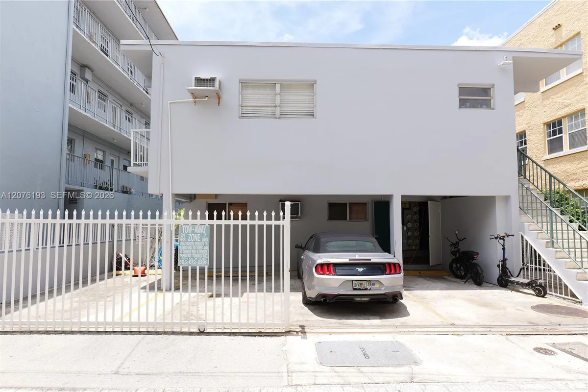 1245 Pennsylvania Ave #8, Miami Beach: photo 1 of 11