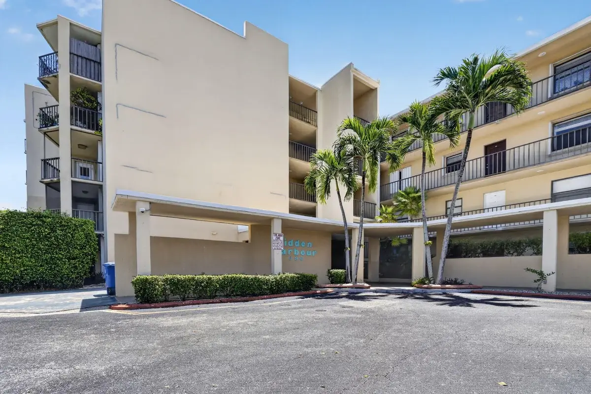 890 N Federal Hwy #202, Lantana: photo 1 of 41