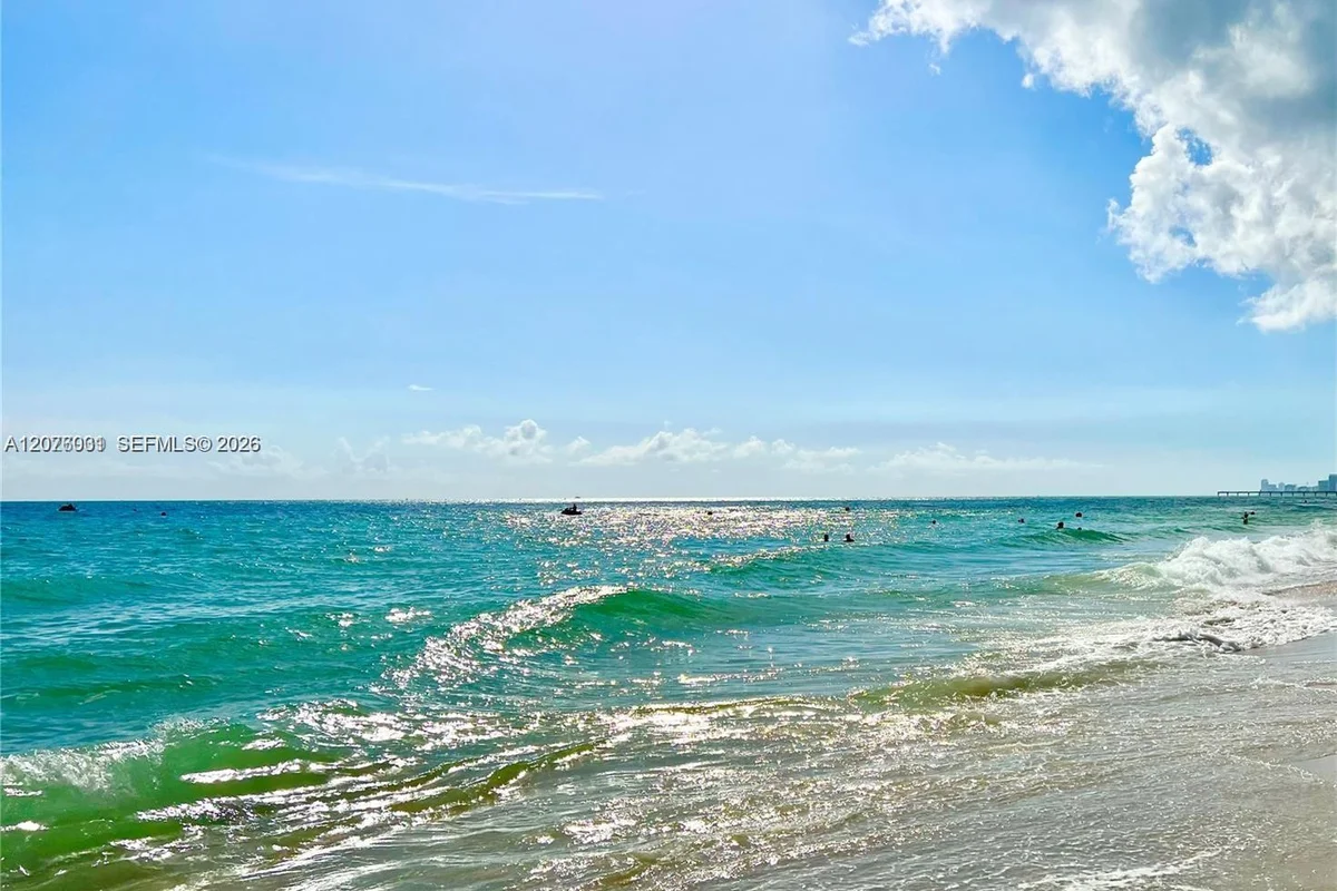 230 174th St #1110, Sunny Isles Beach: photo 1 of 40