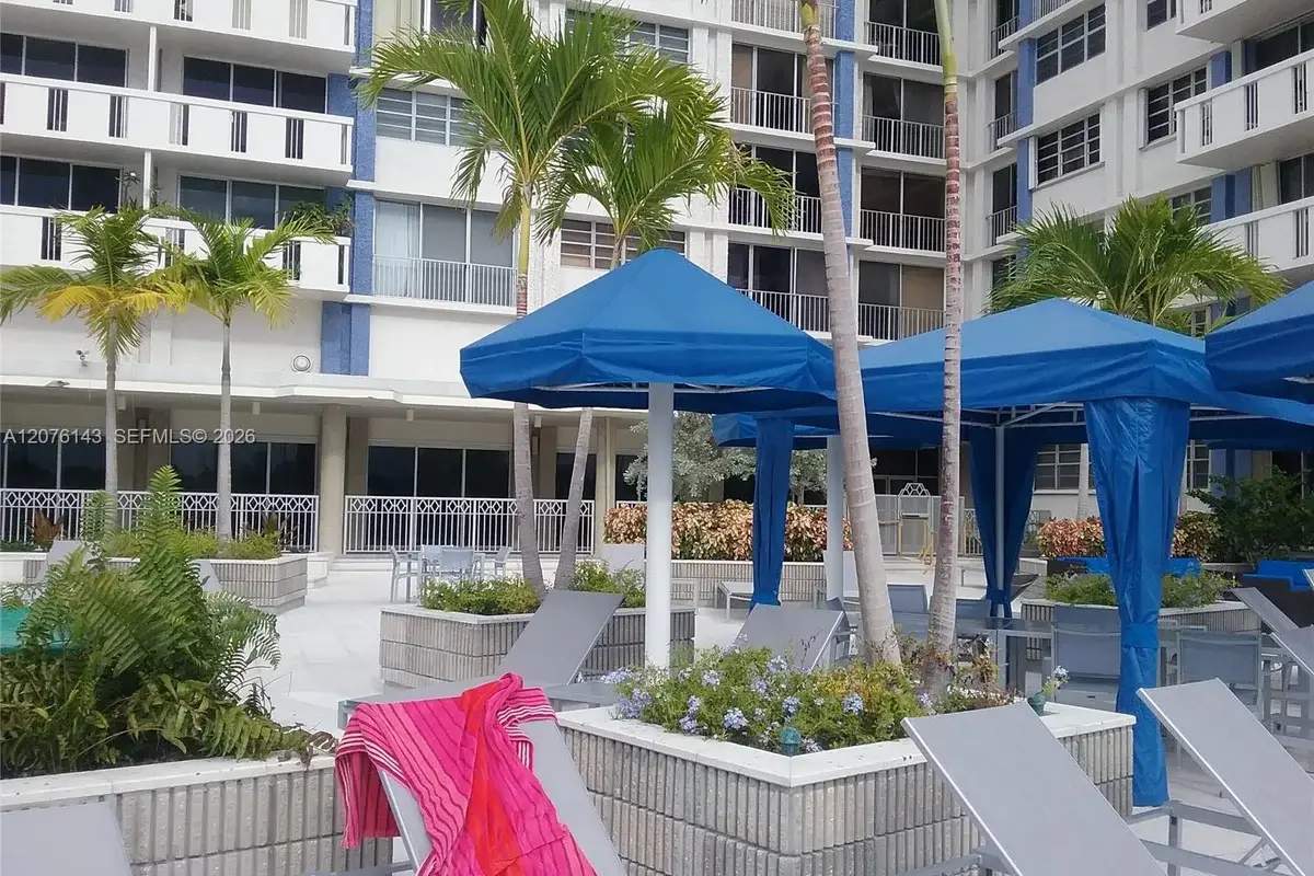 800 West Ave #803, Miami Beach: photo 1 of 4