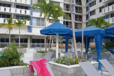 800 West Ave #803, Miami Beach: photo 1 of 4