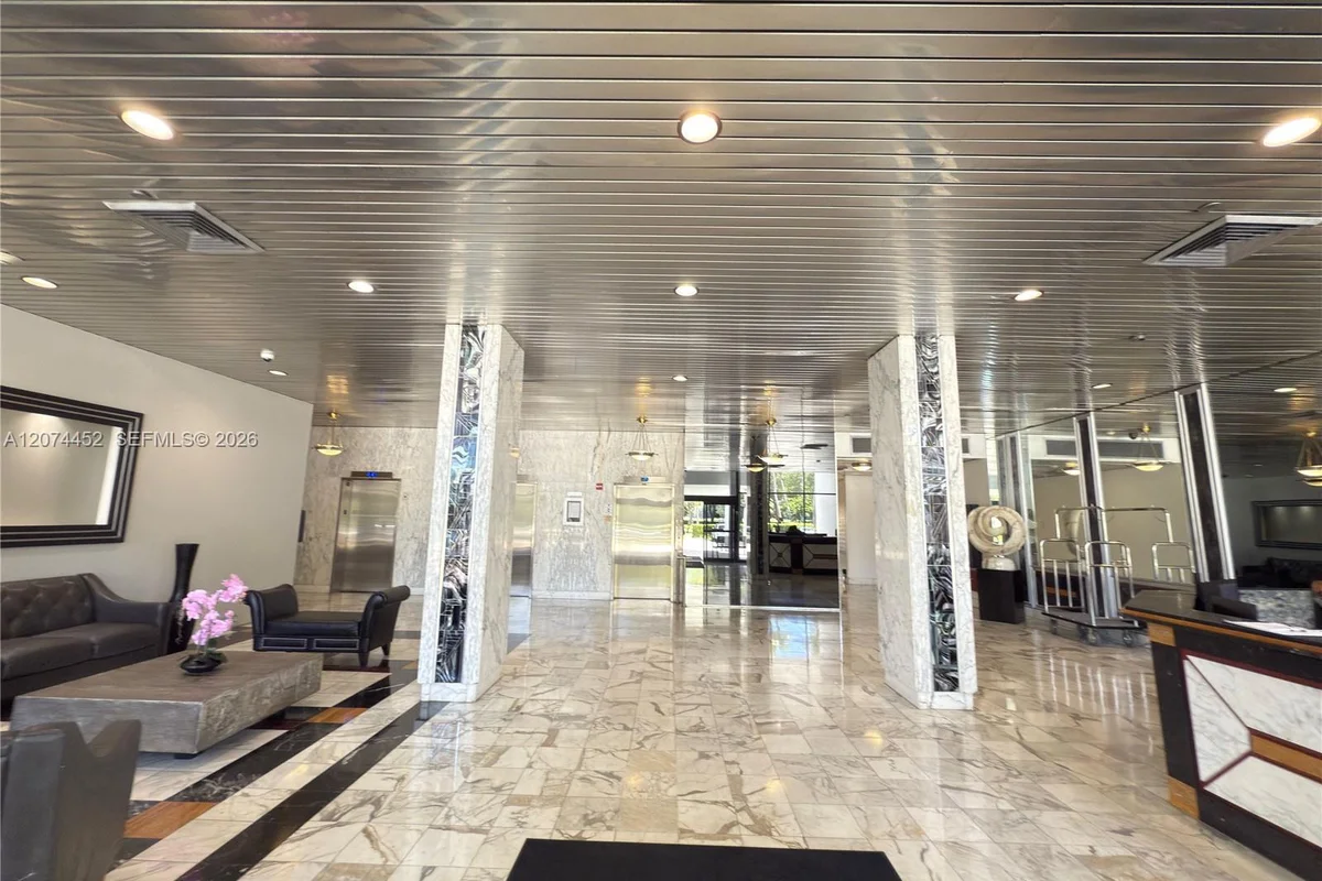 3675 N Country Club Dr #109, Aventura: photo 1 of 29