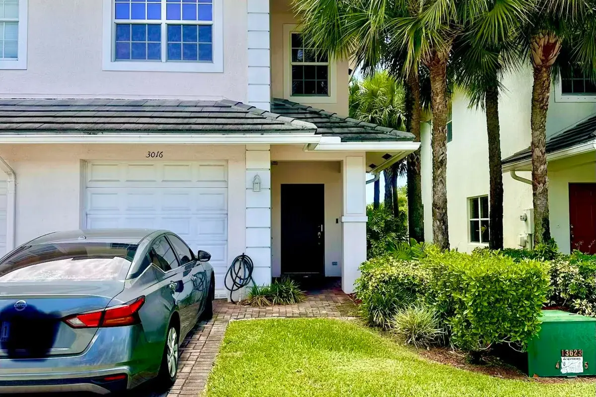 3016 NW 30th Ave, Oakland Park: photo 1 of 12