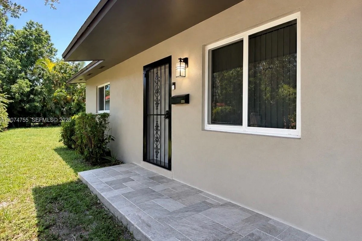 336 NW 53rd St #1, Miami: photo 1 of 19