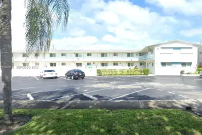 3525 Tyler St #9, Hollywood: photo 1 of 12