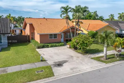 14526 SW 106th Ter, Miami: photo 1 of 38