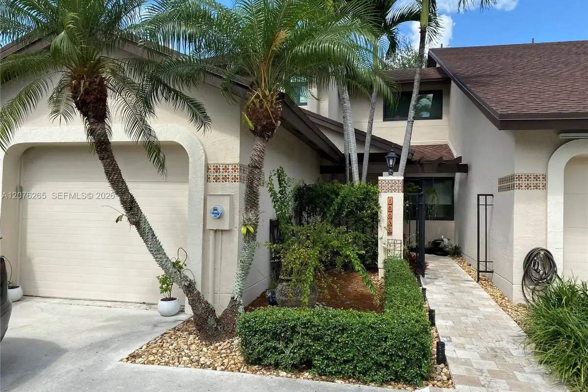 10050 SW 137th Ct, Miami: photo 1 of 24