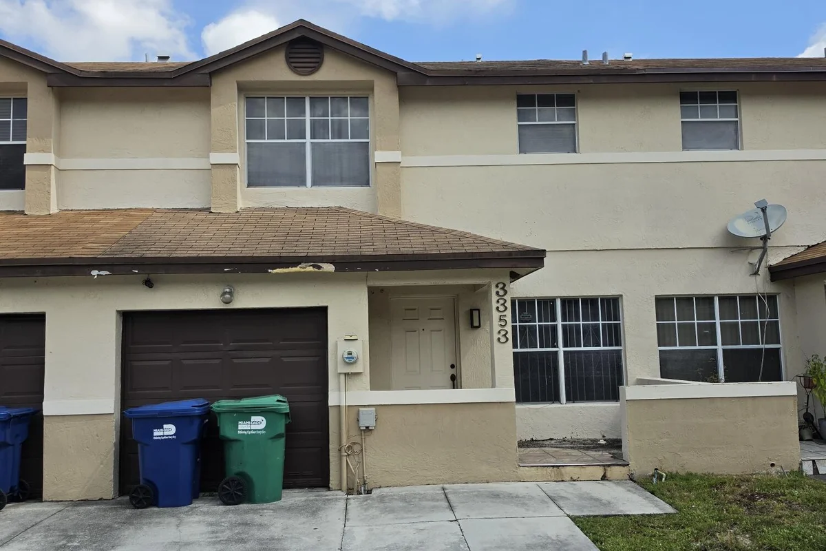 3353 NW 197th Ter, Miami Gardens: photo 1 of 9