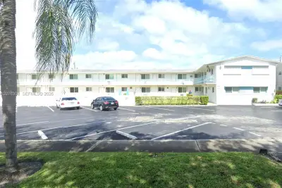 3525 Tyler St #9, Hollywood: photo 1 of 12
