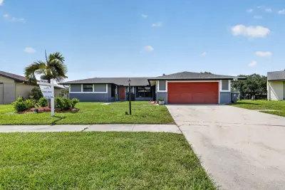 8353 Raymond Dr, Boynton Beach: photo 1 of 36