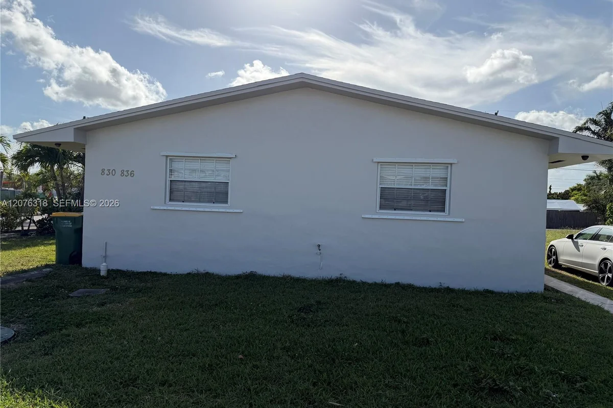834 NE 5th Ave, Homestead: photo 1 of 14