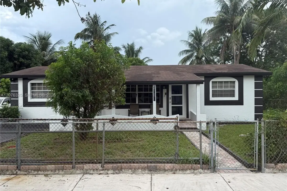 2240 NW 177th Ter, Miami Gardens: photo 1 of 18