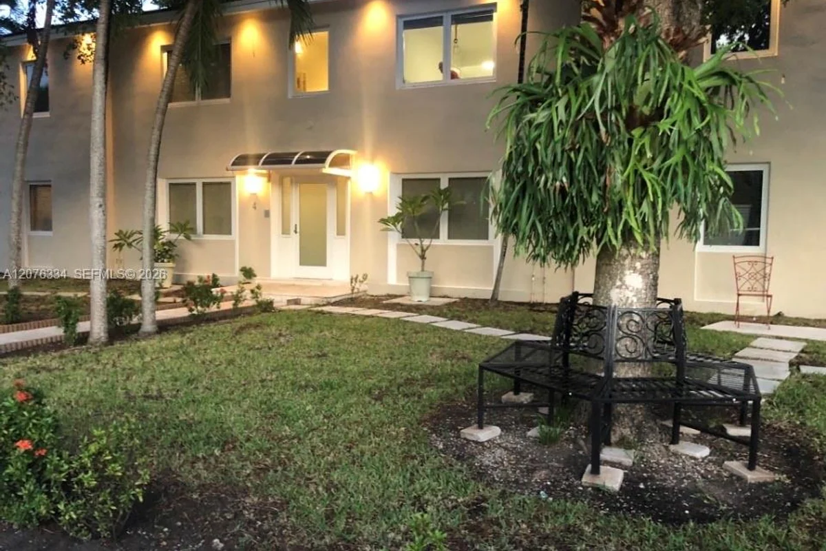 Home in Coral Gables: photo 1 of 1