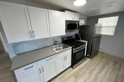 4040 NE 12th Ter, Pompano Beach: photo 1 of 19