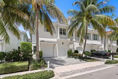 957 Sweetwater Ln, Boca Raton: photo 1 of 47