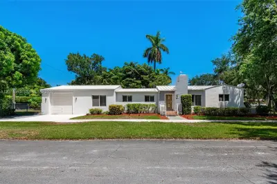 989 Eastward Dr, Miami Springs: photo 1 of 31