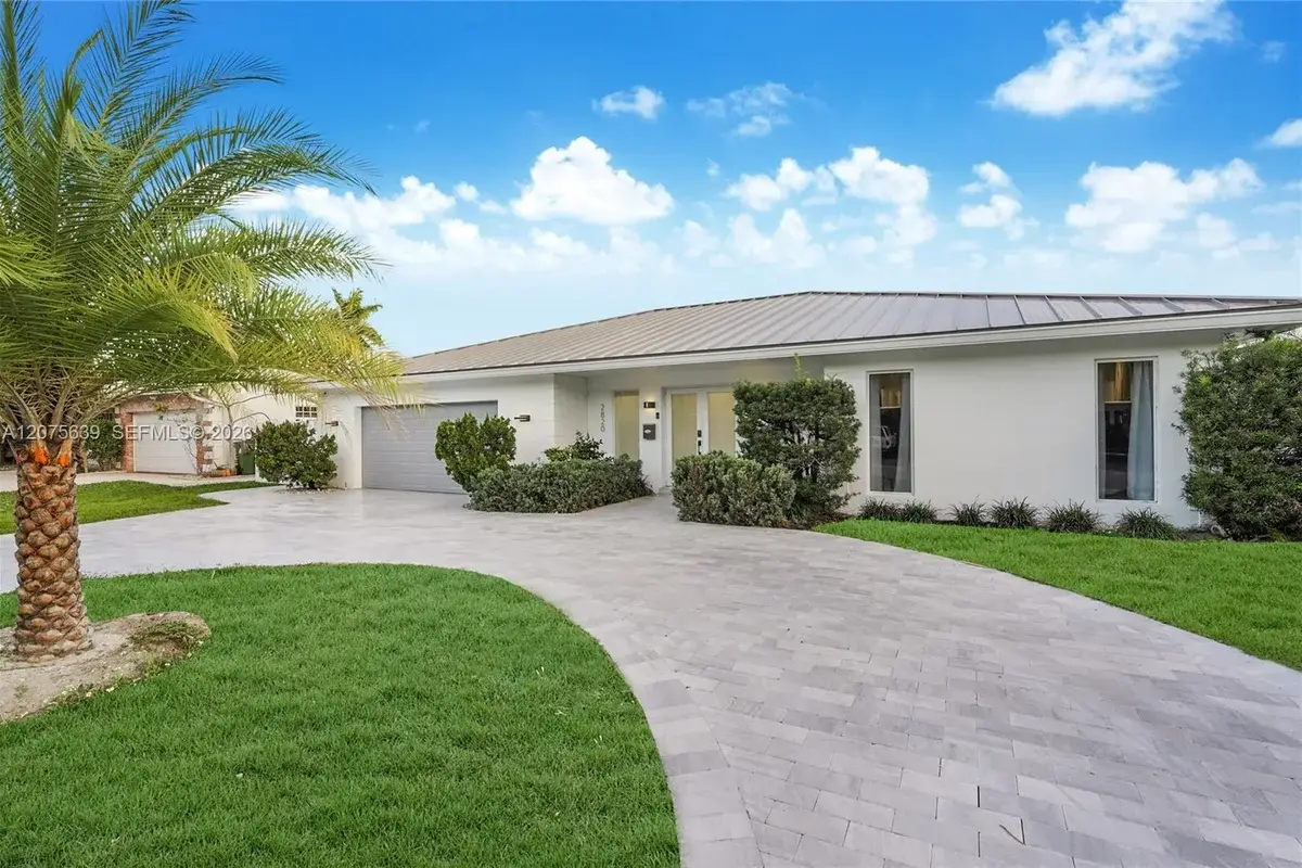 2820 NE 60th St, Fort Lauderdale: photo 1 of 35