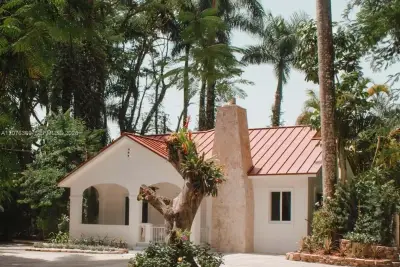 23550 SW 187th Ave, Homestead: photo 1 of 12