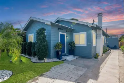 424 Malverne Rd, West Palm Beach: photo 1 of 40