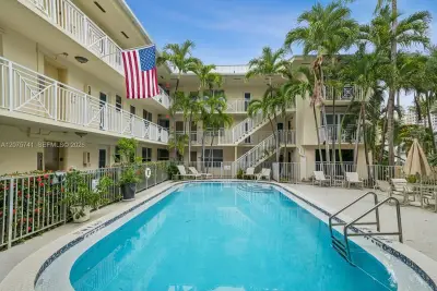 255 Sunrise Dr #107, Key Biscayne: photo 1 of 18