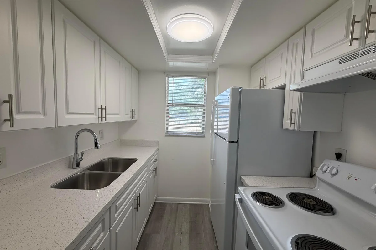 200 E Ocean Ave #5, Boynton Beach: photo 1 of 8