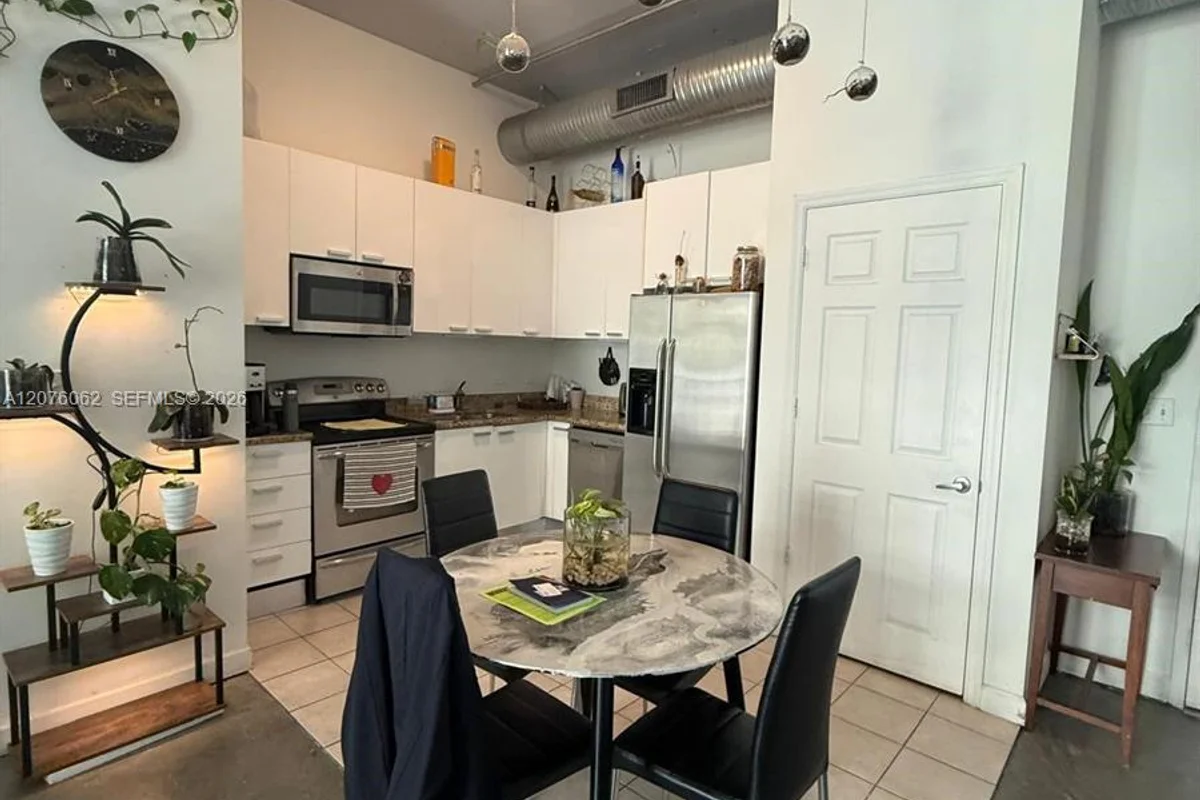 2100 Van Buren St #216, Hollywood: photo 1 of 16