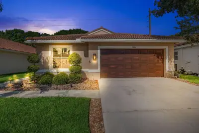6344 Barton Creek Cir, Lake Worth: photo 1 of 25