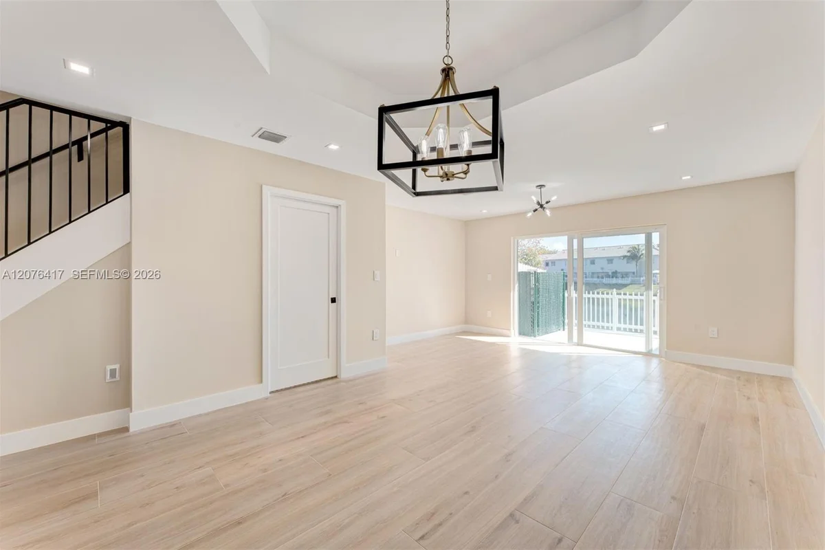 14325 SW 121st Pl #5, Miami: photo 1 of 26