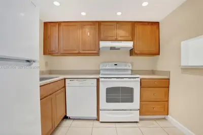 7500 NW 30th Pl #222, Sunrise: photo 1 of 42