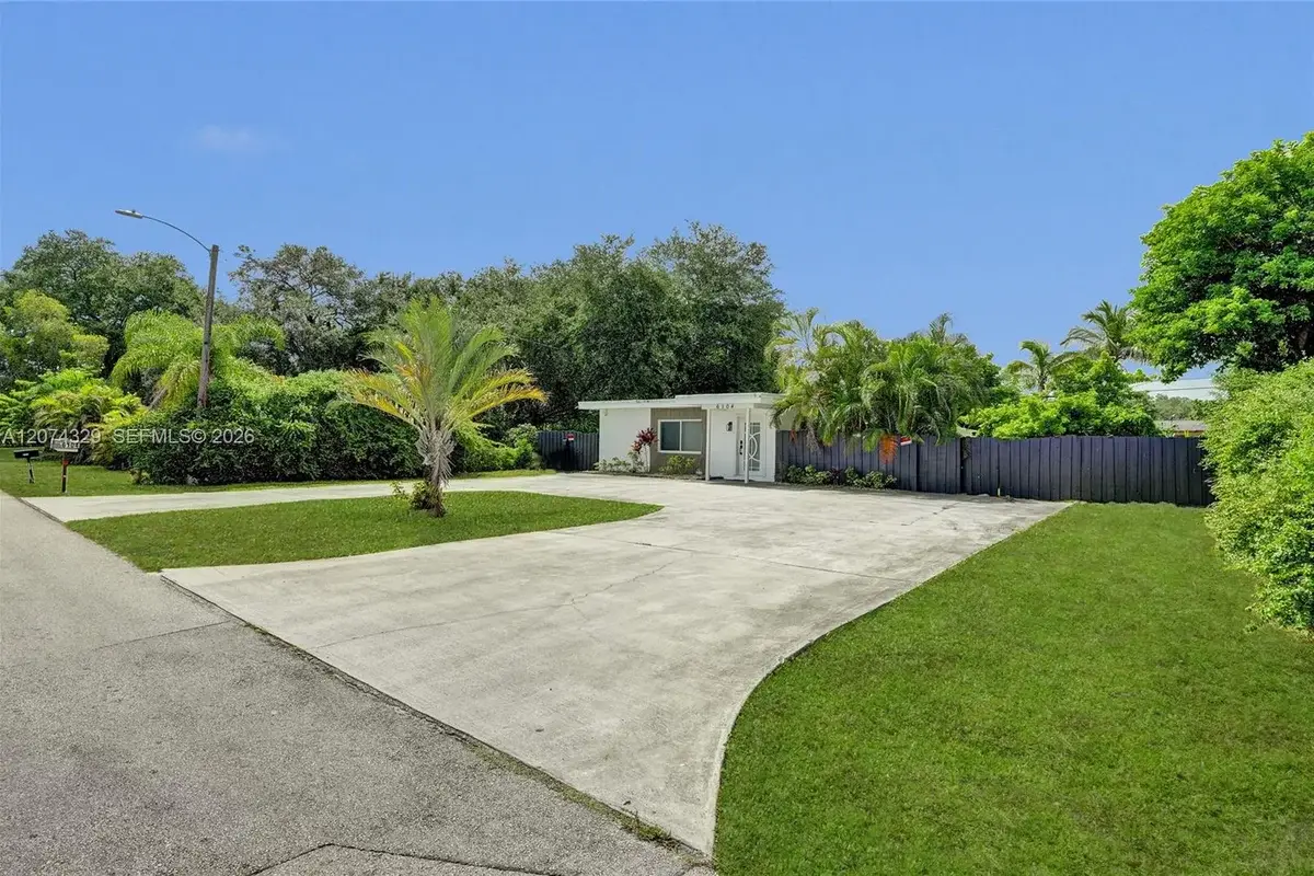 6104 SW 33rd St, Miramar: photo 1 of 46
