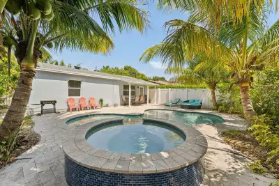 1631 N Andrews Square, Fort Lauderdale: photo 1 of 25