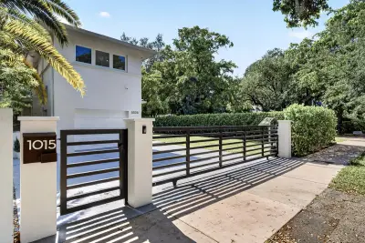 1015 Madrid St, Coral Gables: photo 1 of 45