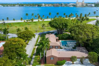 1125 N Flagler Dr, West Palm Beach: photo 1 of 44